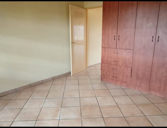 2 BEDROOM FLAT FOR SALE IN KENLEAF